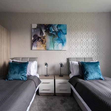 3 Bed Apartment - Perfect For Contractors Near Liverpool Airport Hale  Exterior photo